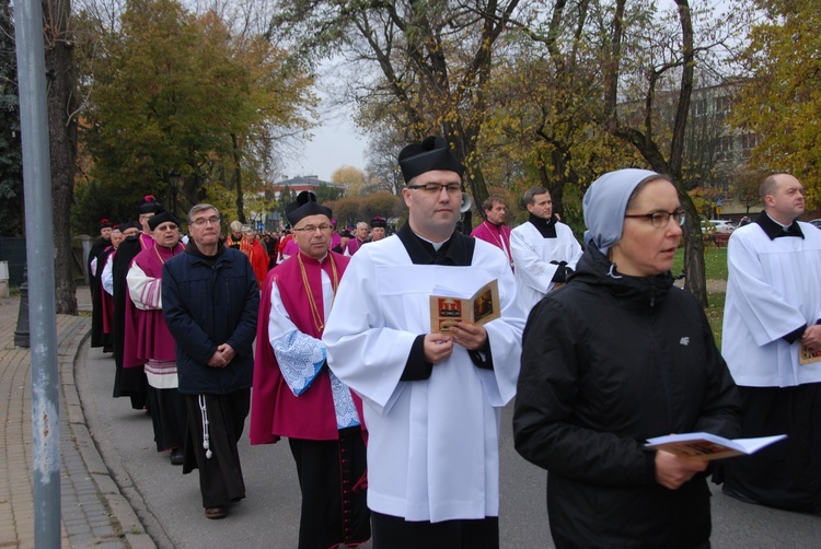 Uroczystości ku czci św. Wiktorii w Łowiczu - procesja