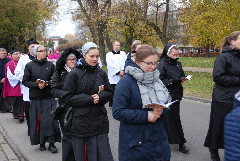 Uroczystości ku czci św. Wiktorii w Łowiczu - procesja
