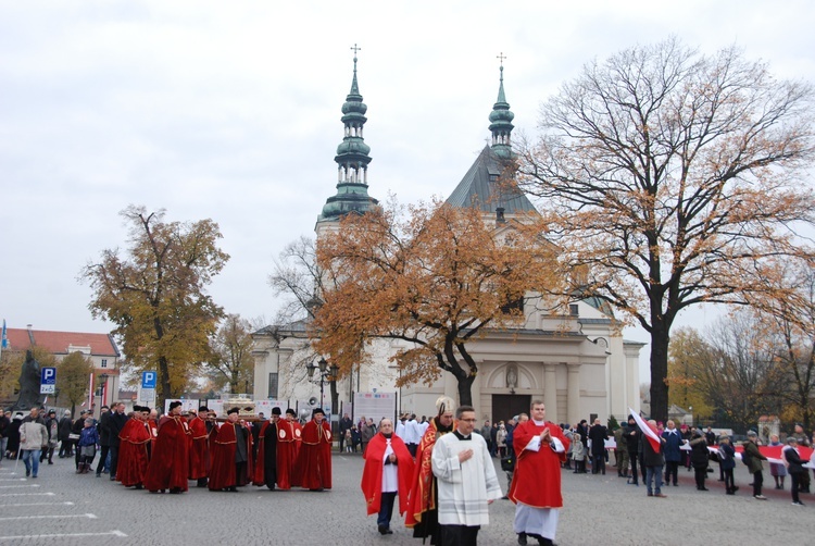 Uroczystości ku czci św. Wiktorii w Łowiczu - procesja