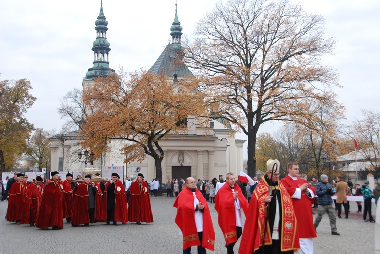 Uroczystości ku czci św. Wiktorii w Łowiczu - procesja