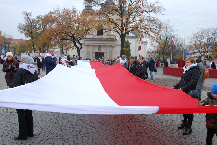 Uroczystości ku czci św. Wiktorii w Łowiczu - procesja