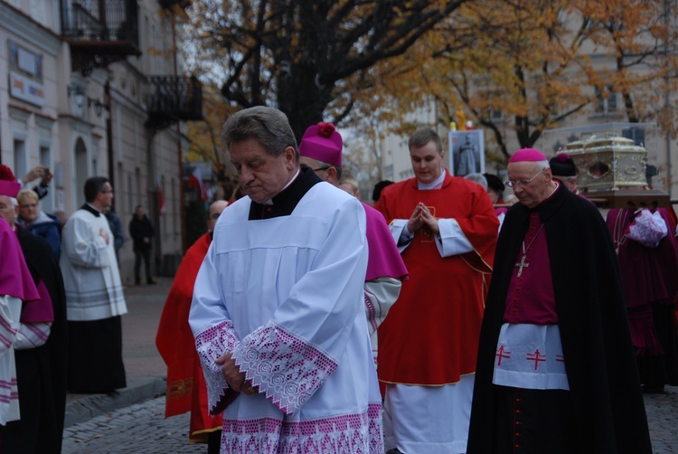 Uroczystości ku czci św. Wiktorii w Łowiczu - procesja