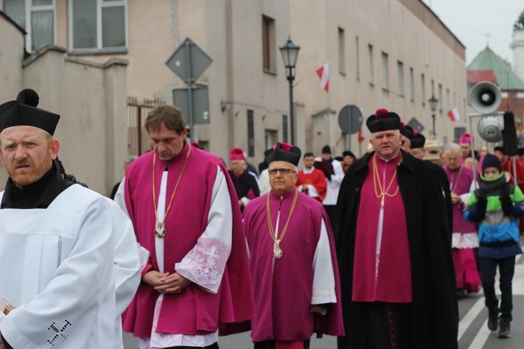 Uroczystości ku czci św. Wiktorii w Łowiczu - procesja