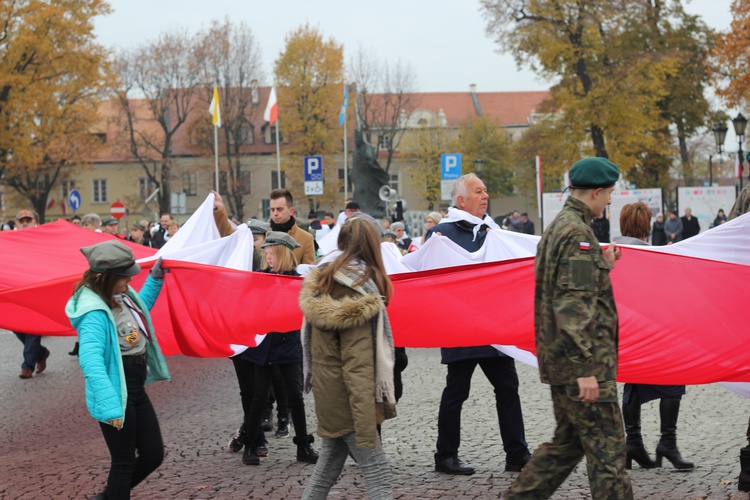 Uroczystości ku czci św. Wiktorii w Łowiczu - procesja