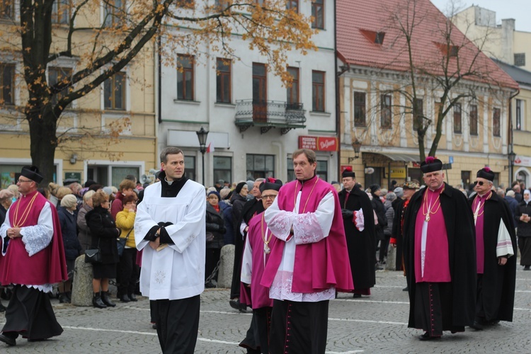 Uroczystości ku czci św. Wiktorii w Łowiczu - procesja