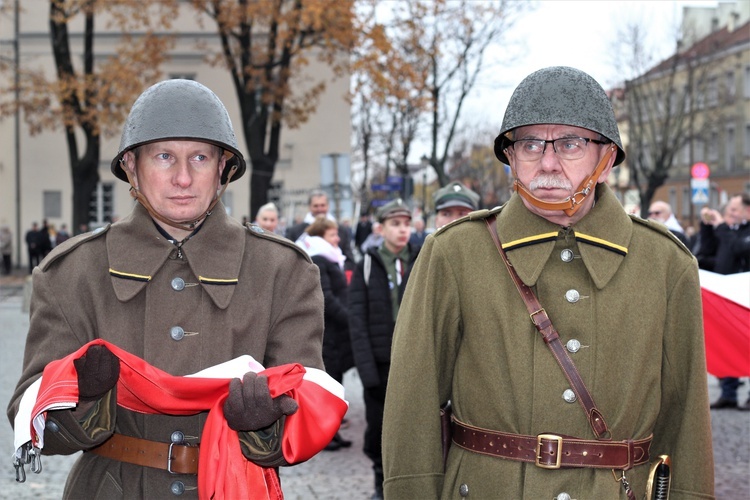 Uroczystości ku czci św. Wiktorii w Łowiczu - procesja