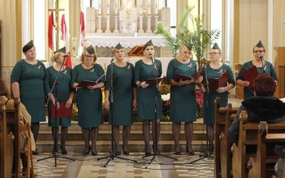Wśród występujących był zespół wokalny działający w GOK w Młodzieszynie.