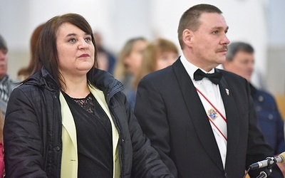 Liderką tarnowskiego ogniska jest Maria Wołosowska (z lewej). Obok jej mąż Wojciech.