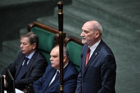 Macierewicz: Niepodległość ma jeden kształt, wiele postaci ma niewola