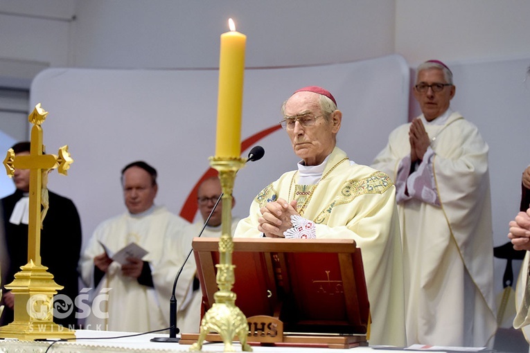 Abp. Alfons Nossol przewodniczył Mszy św. upamiętniającej symboliczny gest pojednania polsko-niemieckiego.