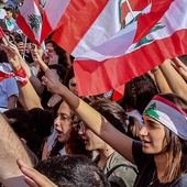 Setki tysięcy Libańczyków protestują przeciwko korupcji na szczytach władzy.