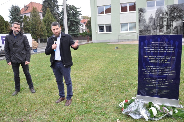 Upamiętnienie spalonej synagogi w Kędzierzynie-Koźlu