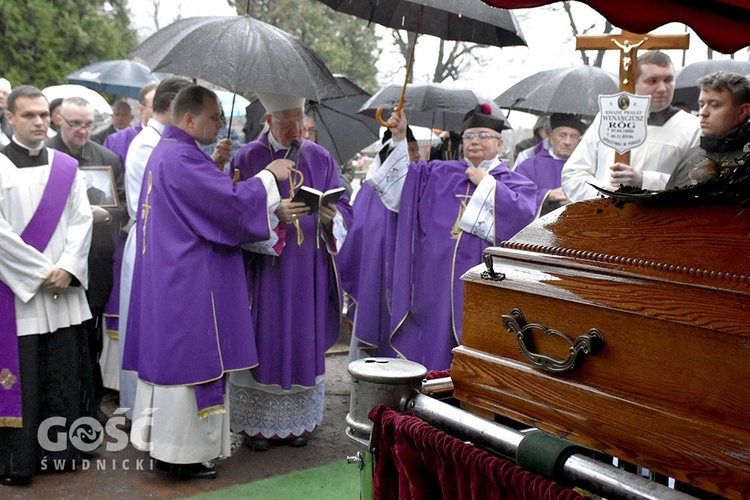 Uroczystości pogrzebowe ks. Wenancjusz Roga