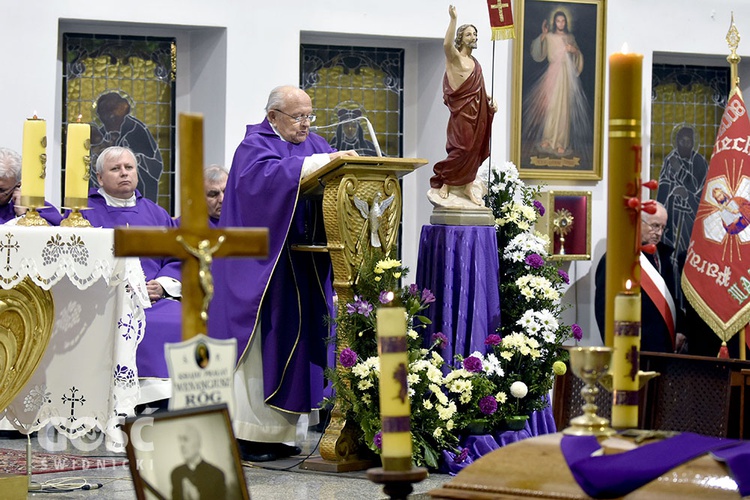 Uroczystości pogrzebowe ks. Wenancjusz Roga