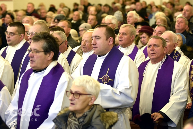 Uroczystości pogrzebowe ks. Wenancjusz Roga