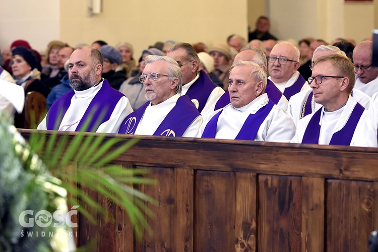 Uroczystości pogrzebowe ks. Wenancjusz Roga