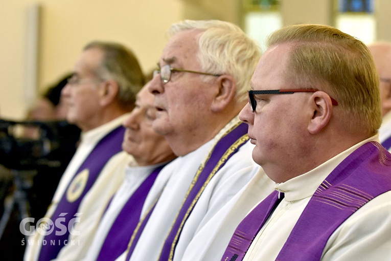 Uroczystości pogrzebowe ks. Wenancjusz Roga