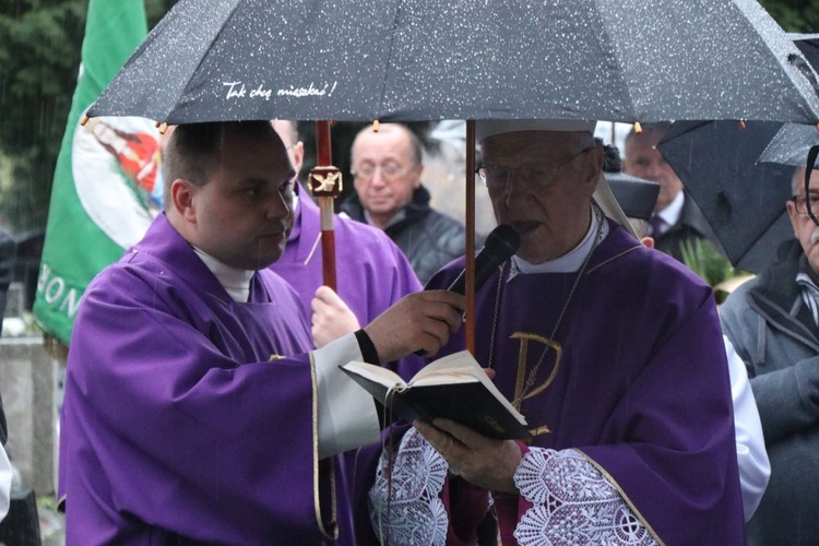 Uroczystości pogrzebowe ks. Wenancjusz Roga - cz. 02