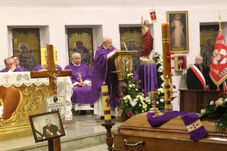 Uroczystości pogrzebowe ks. Wenancjusz Roga - cz. 02