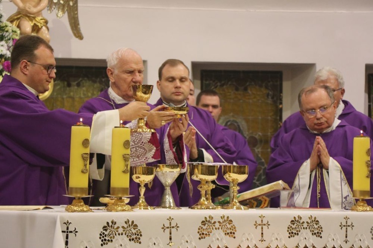 Uroczystości pogrzebowe ks. Wenancjusz Roga - cz. 02