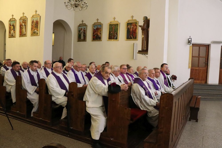 Uroczystości pogrzebowe ks. Wenancjusz Roga - cz. 02