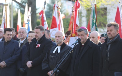Uroczysty Apel Poległych na Cmentarzu Wojska Polskiego w Bielsku-Białej.