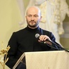 O. Paweł Sawiak SJ w czasie głoszenia konferencji do księży.