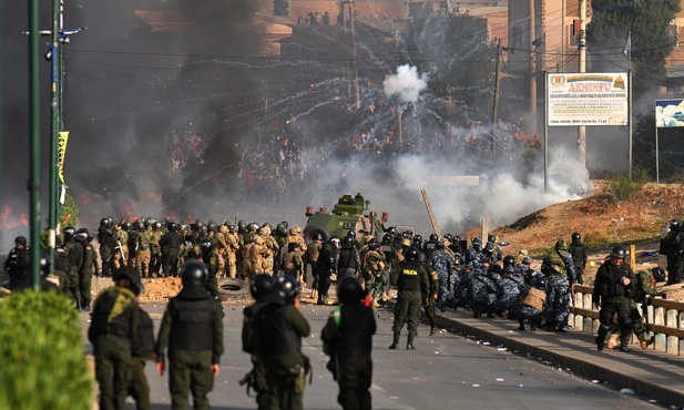W Boliwii nie ustają starcia zwolenników Moralesa z policją i wojskiem