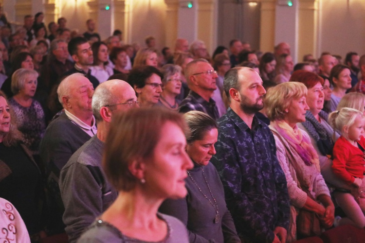 Integracyjne widowisko patriotyczne stowarzyszenia Serce dla Serca