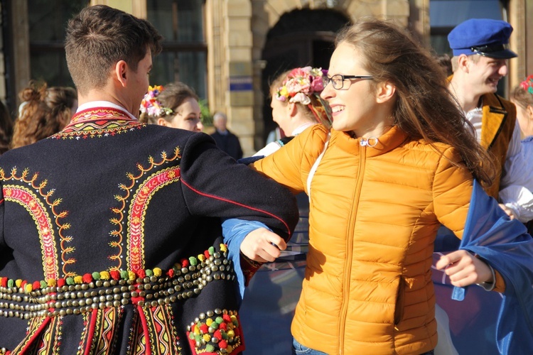 Szlachetna Paczka otworzyła bazę rodzin