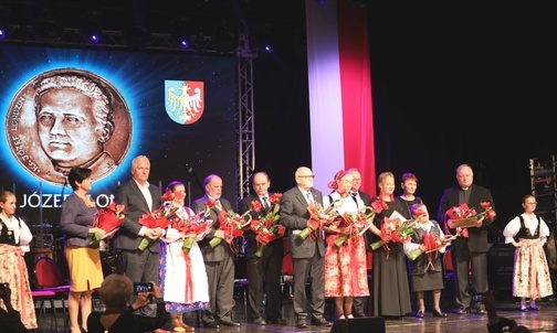 Nominowani przez gminy powiatu bielskiego - na scenie BCK.