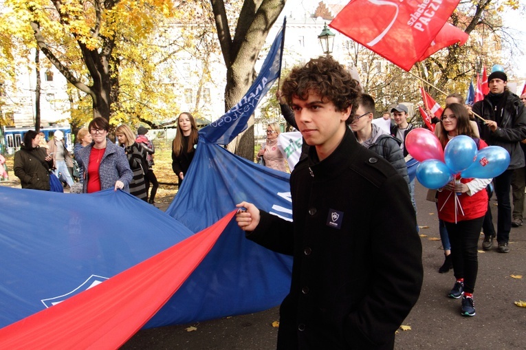 Marsz na otwarcie bazy rodzin Szlachetnej Paczki 2019