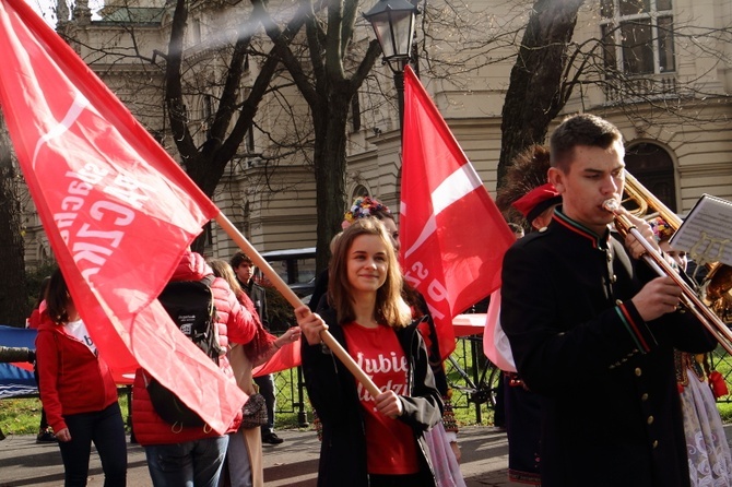 Marsz na otwarcie bazy rodzin Szlachetnej Paczki 2019