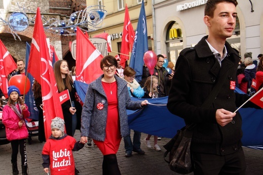 Marsz na otwarcie bazy rodzin Szlachetnej Paczki 2019