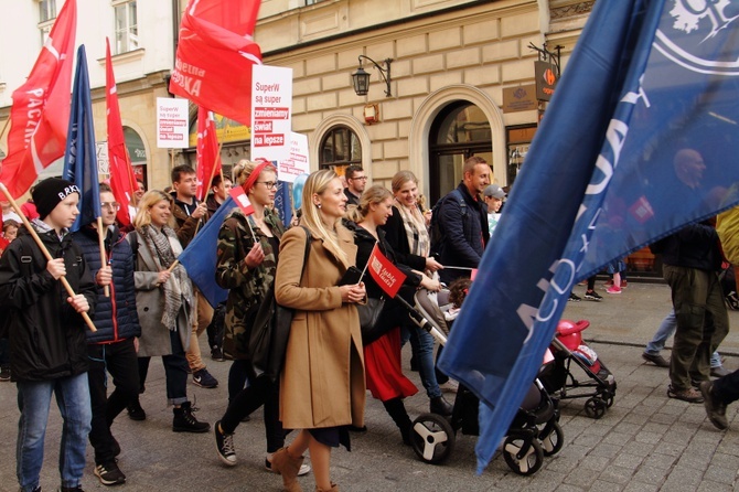 Marsz na otwarcie bazy rodzin Szlachetnej Paczki 2019