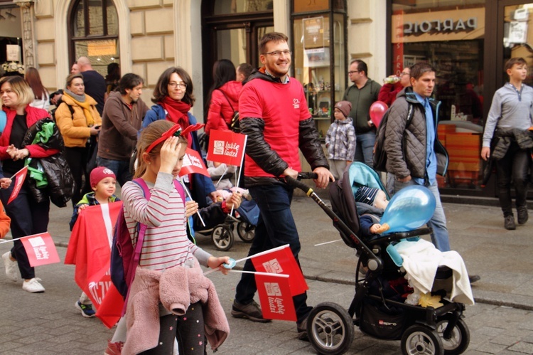 Marsz na otwarcie bazy rodzin Szlachetnej Paczki 2019