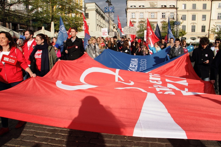 Marsz na otwarcie bazy rodzin Szlachetnej Paczki 2019