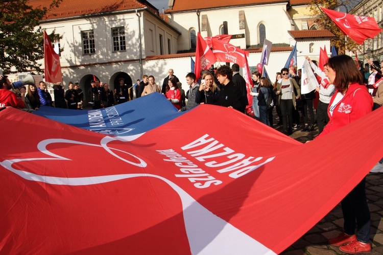 Marsz na otwarcie bazy rodzin Szlachetnej Paczki 2019