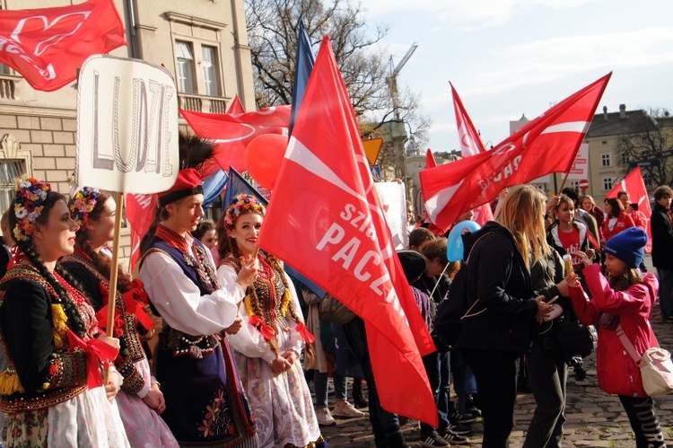 Marsz na otwarcie bazy rodzin Szlachetnej Paczki 2019