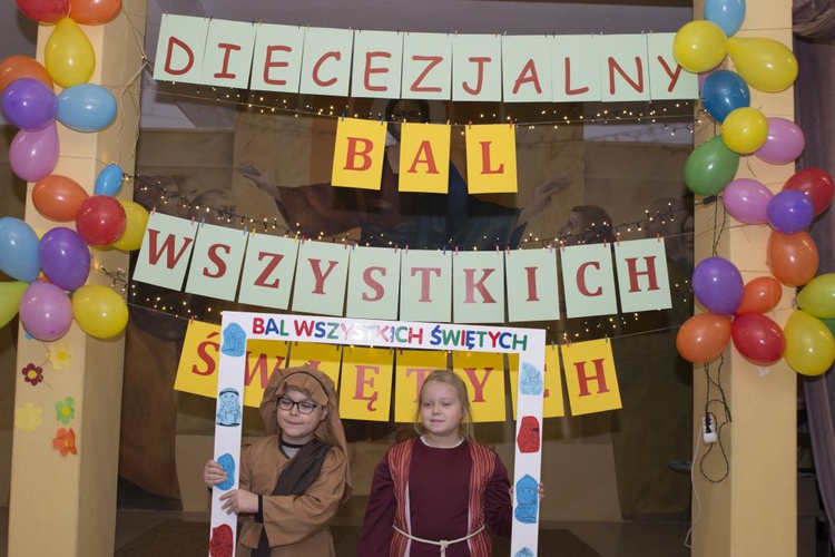 ​Bal Wszystkich Świętych dla dzieci z całej diecezji w Gorzowi Wlkp.