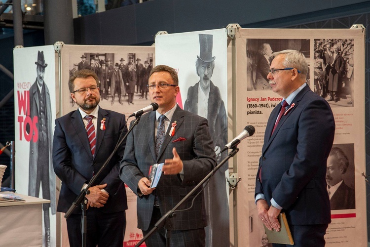 Na dworcu Łódź Fabryczna ŁKA wspólnie z łódzkim oddziałem IPN otworzyli wystawę "Ojcowie Niepodległości".