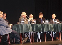 Konferencję rozpoczął panel dyskusyjny.