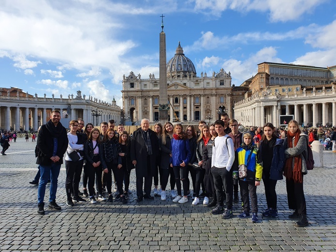 Młodzież z Brzegu Dolnego w Rzymie