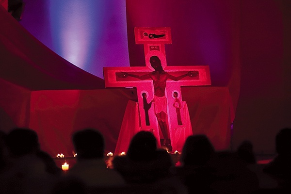 Na modlitwie zgromadziła się młodzież m.in. z Legnicy, Jawora i Złotoryi. 