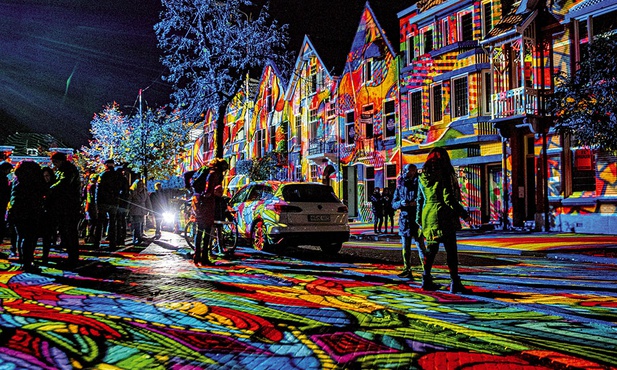 Barwna iluminacja na tradycyjnym Festiwalu Światła w holenderskim Eindhoven.
10.11.2019 Eindhoven