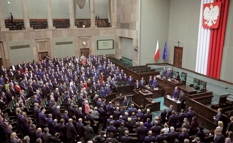 Pierwsze dni pracy nowego Sejmu pozwalają sądzić, że chwilowo można liczyć na polityczną odwilż. Ale to będzie cisza przed burzą.