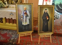 Obrazy ks. Michała Sopoćki i s. Faustyny Kowalskiej zagościły w parafii.