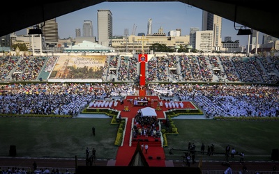 Dziesiątki tysięcy ludzi na papieskiej Mszy w Bangkoku