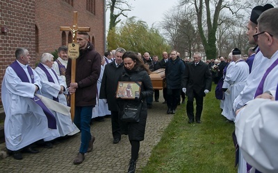 Kapłan ośmiu błogosławieństw. Pożegnanie ks. Piotra Neumanna