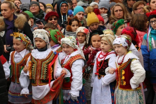 Osadzanie chochoła przed Rydlówką 2019